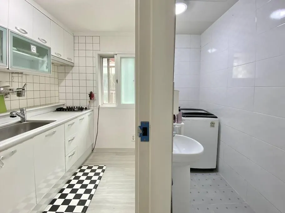 Chic 2-Bedroom Stay In Hongdae Σεούλ Διαμέρισμα