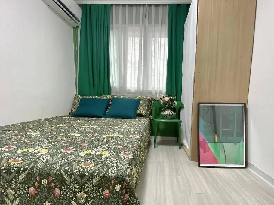 Chic 2-Bedroom Stay In Hongdae Σεούλ
