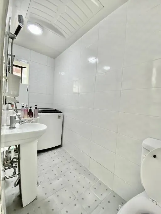 Apartment Chic 2-Bedroom Stay In Hongdae Seoul